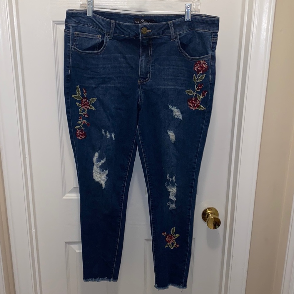 Embellished skinny jeans